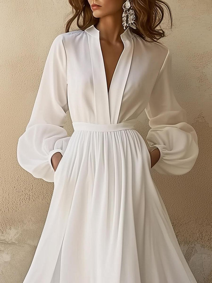 Robe Maxi Blanche Laura à Encolure en V au Style Vintage