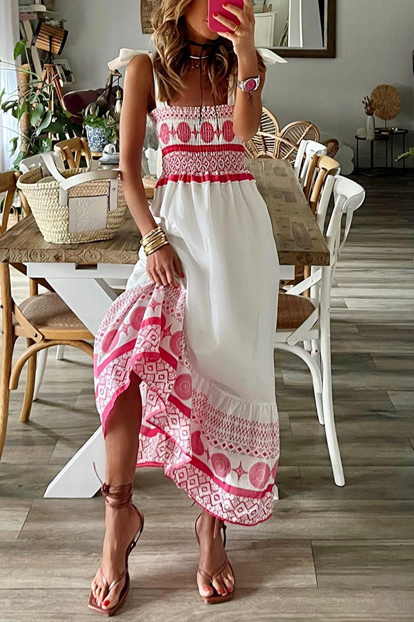Addison - Robe à Bretelles avec Col Carré et Détails à Lacets