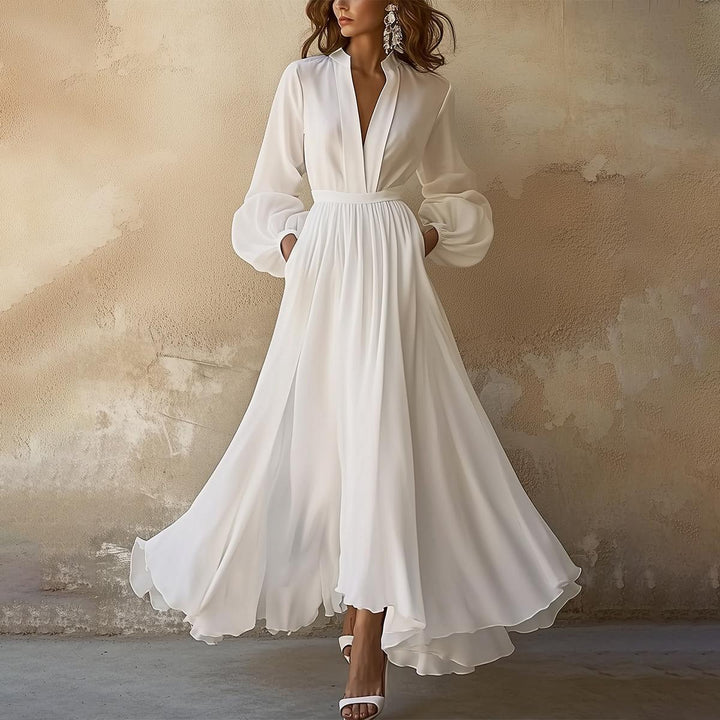 Robe Maxi Blanche Laura à Encolure en V au Style Vintage