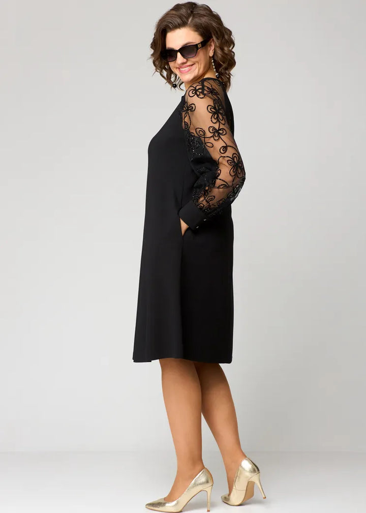 Elara - Robe en Dentelle à Manches