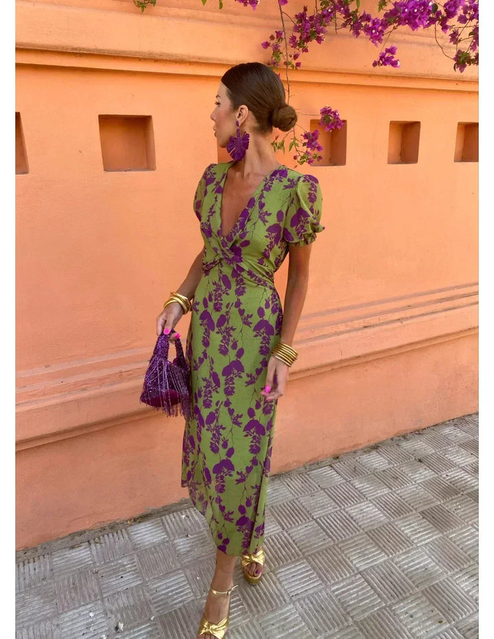 Lucinda - Robe boho à col en V avec plissé floral