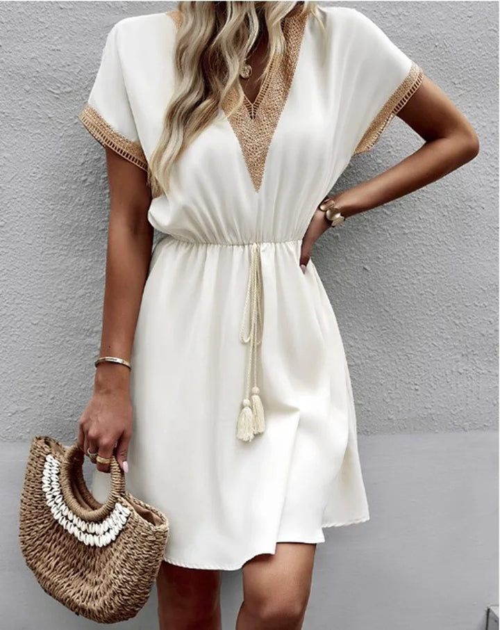 Josephine - Robe Boho Chic à Col V avec Ceinture Élévatrice