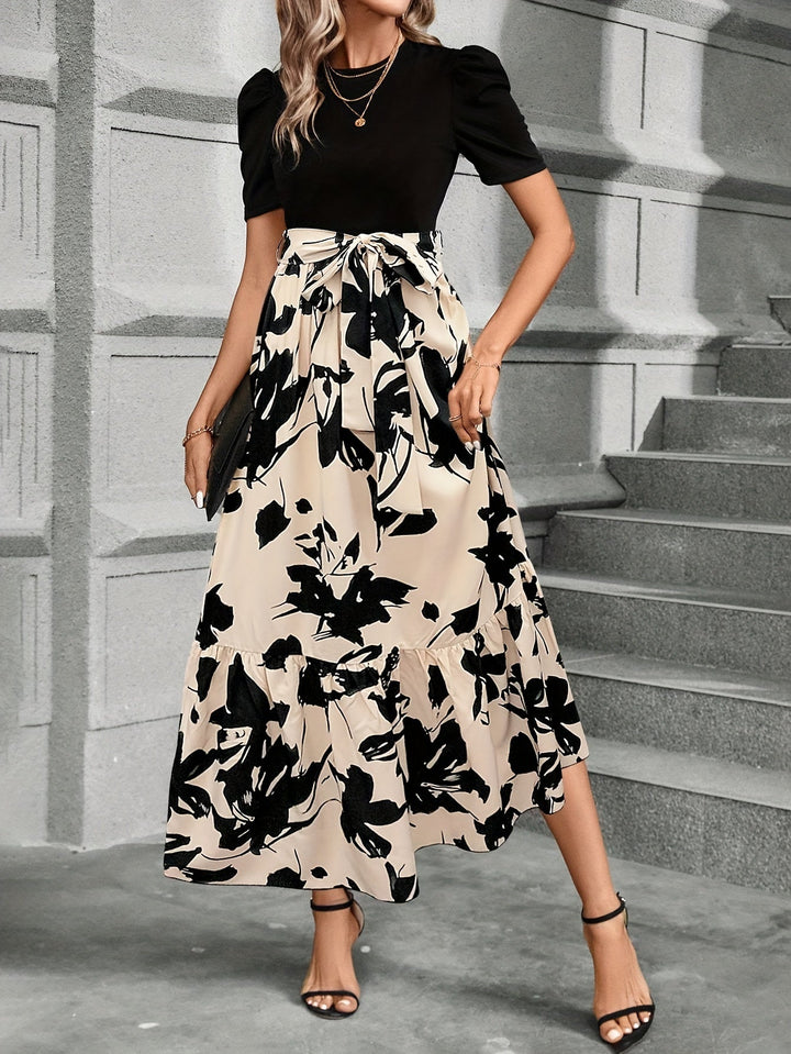 Briony - Robe Fleurie à Taille Haute avec Ourlet Flottant