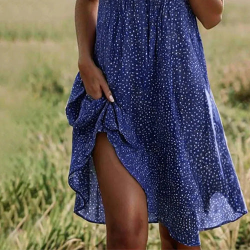 Azalée - Robe à motifs avec manches courtes et décolleté en V généreux